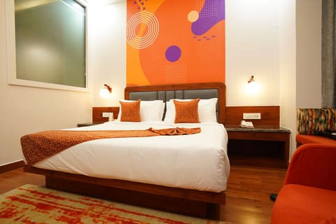 Executive Room | Premium bedding, minibar, in-room safe, desk