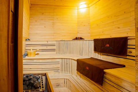 Sauna, steam room