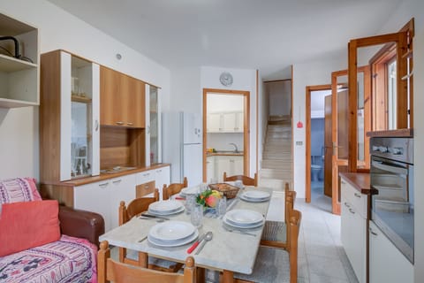 Standard House, 2 Bedrooms, 2 Bathrooms (Villetta Azzurra near the sea) | Dining