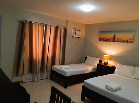 Classic Triple Room | Free WiFi, bed sheets