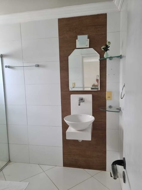 Standard Room | Bathroom