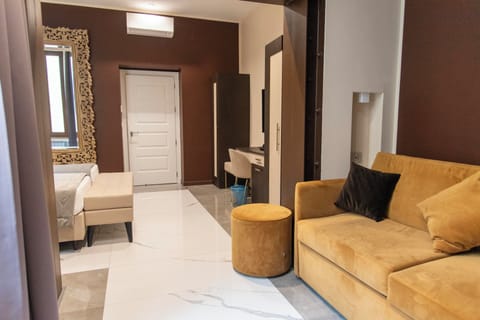 Junior Suite | Egyptian cotton sheets, premium bedding, down comforters