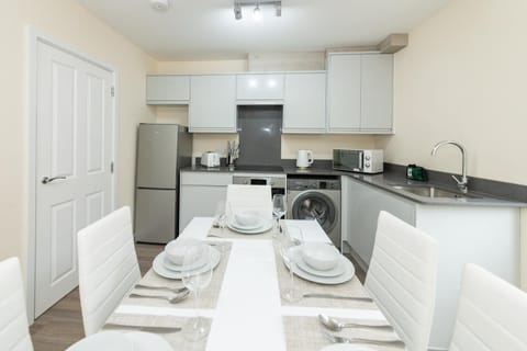 Apartment | Private kitchen | Fridge, microwave, oven, stovetop