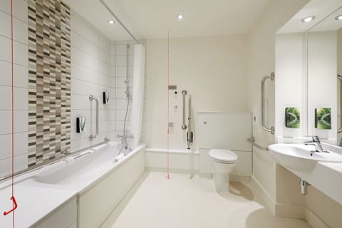 Standard Twin Room, Accessible Bathtub | Bathroom