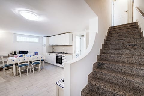 Family House, 2 Bedrooms, 2 Bathrooms (Casa al Ponte dei Marmi - few KM to) | Private kitchen | Fridge, microwave, oven, stovetop