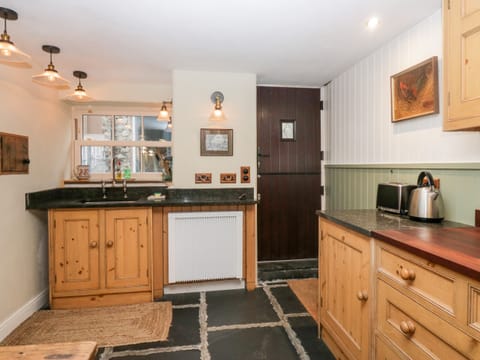 Fridge, dishwasher, electric kettle, toaster