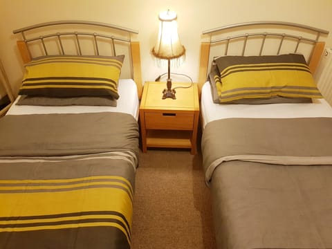 Apartment | 2 bedrooms, iron/ironing board, free WiFi, bed sheets