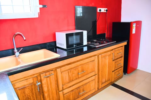 Family Apartment, 2 Bedrooms, Garden View | Free WiFi, bed sheets