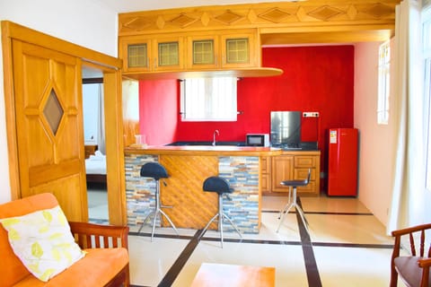 Family Apartment, 2 Bedrooms, Garden View | Free WiFi, bed sheets