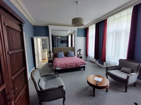 Deluxe Double Room, 1 King Bed, Private Bathroom, Garden View | Blackout drapes, soundproofing, iron/ironing board, free WiFi