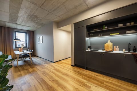 Deluxe Studio | In-room safe, desk, laptop workspace, soundproofing