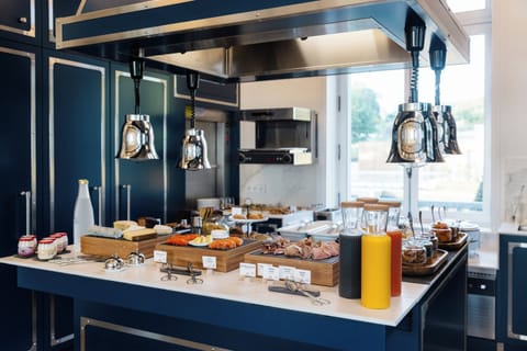 Daily buffet breakfast (EUR 35 per person)