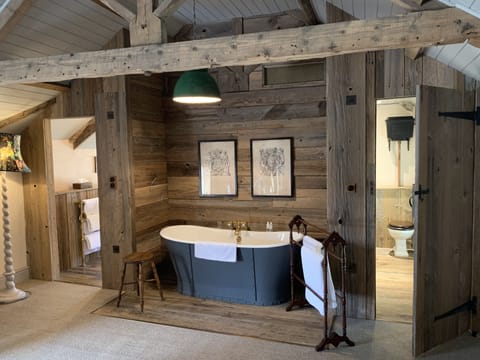 The Hayloft (Hideaway) | Hypo-allergenic bedding, free minibar items, in-room safe, desk