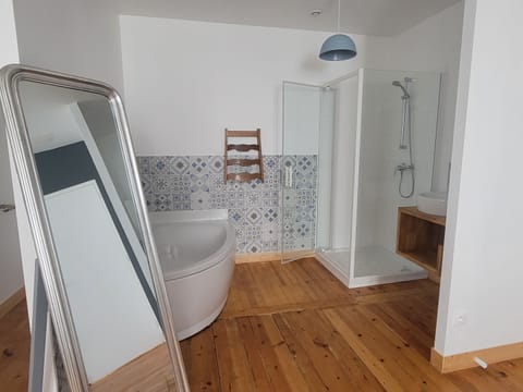 Standard Double Room, Private Bathroom, Garden View (La Sucrerie -sweet) | Bathroom | Towels, soap, toilet paper