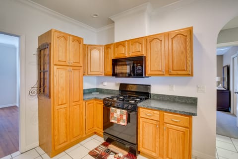 House (3 Bedrooms) | Private kitchen | Microwave, oven, stovetop, dishwasher