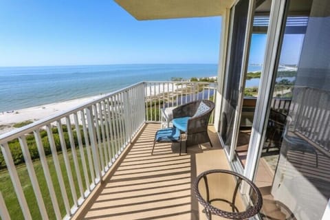 Condo, 1 King Bed with Sofa bed, Pool Access, Ocean View (#703B) | Property grounds