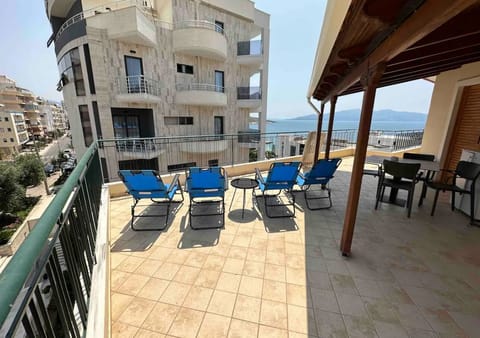 Exclusive Apartment | Terrace/patio