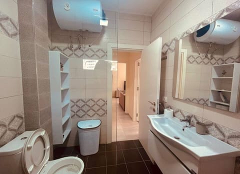 Comfort Apartment, Balcony, Resort View | Bathroom | Shower, rainfall showerhead, free toiletries, hair dryer