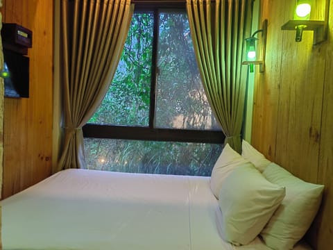 Garden View Room | Blackout drapes, rollaway beds, bed sheets