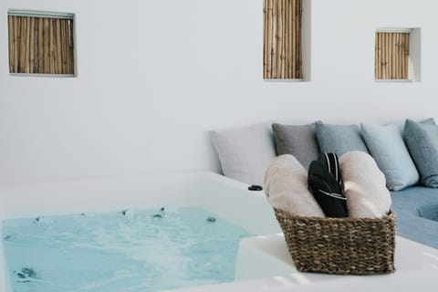 Deluxe Double Room with Jet Tub | Private spa tub