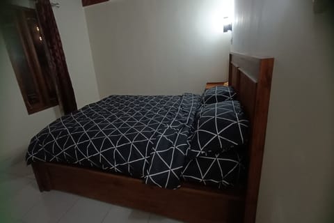 Deluxe Double Room | Desk, free WiFi, bed sheets