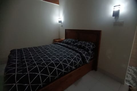 Deluxe Double Room | Desk, free WiFi, bed sheets