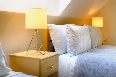 Deluxe Double or Twin Room | Premium bedding, memory foam beds, desk, free WiFi