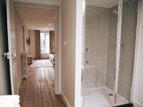 Superior Room, 1 Queen Bed with Sofa bed, Private Bathroom, Garden View | Bathroom | Shower, free toiletries, hair dryer, towels