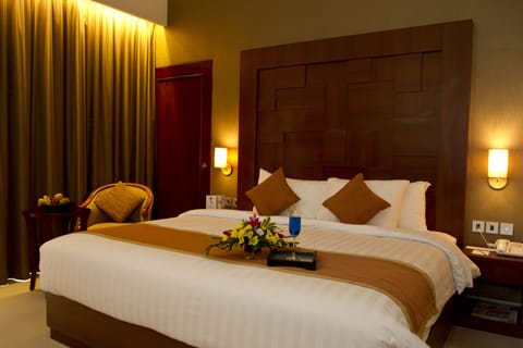 Deluxe Double or Twin Room, City View | In-room safe, desk, rollaway beds, free WiFi