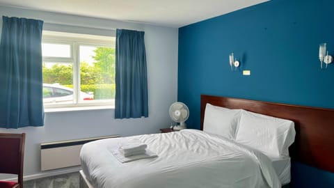 Classic Room | Blackout drapes, iron/ironing board, free WiFi