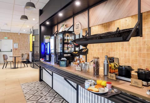 Daily buffet breakfast for a fee