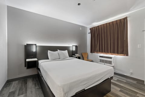 Blackout drapes, iron/ironing board, free WiFi, bed sheets