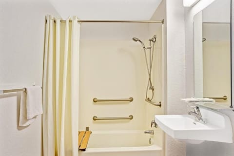 Room, 2 Double Beds, Accessible | Bathroom | Combined shower/tub, free toiletries, hair dryer, towels