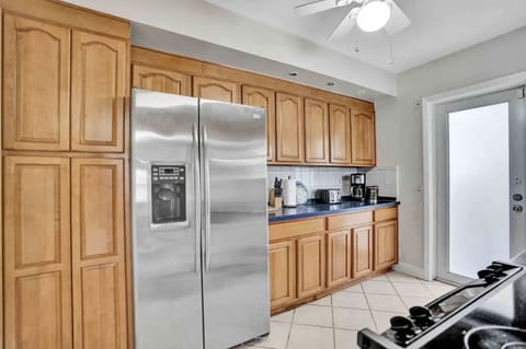 Villa, 3 Bedrooms | Private kitchen | Fridge, microwave, oven, stovetop