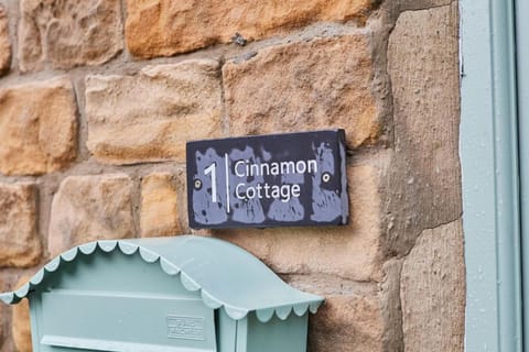 House | 2 bedrooms, iron/ironing board, Internet