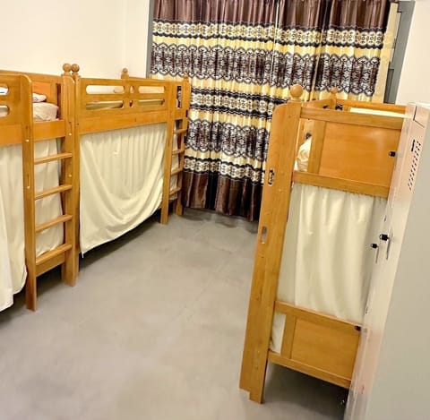 Executive Shared Dormitory, Mixed Dorm, Bay View | Free WiFi, bed sheets