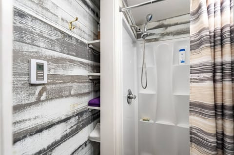 Gallery Cottage, Mountain View | Bathroom