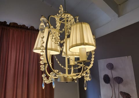 Family Suite | Living area | 32-inch Smart TV with digital channels, toys, pay movies