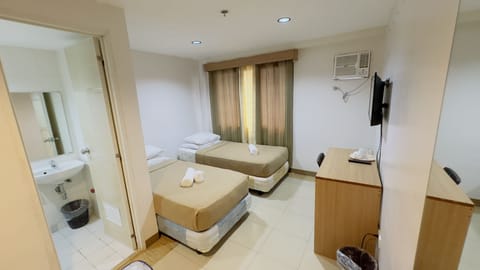 Standard Double or Twin Room | Desk, free WiFi