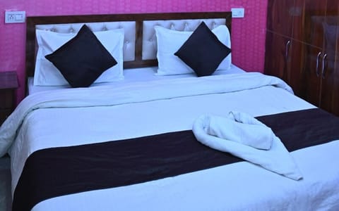 Luxury Double Room | Free WiFi