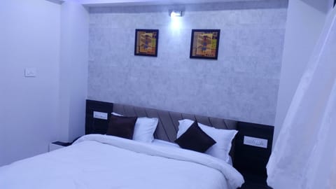 Deluxe Room | Free WiFi