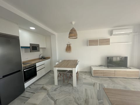 Family Apartment, 1 Bedroom | Private kitchen | Full-size fridge, microwave, oven, electric kettle