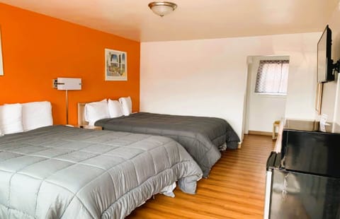 Room, 2 Queen Beds | Desk, free WiFi, bed sheets