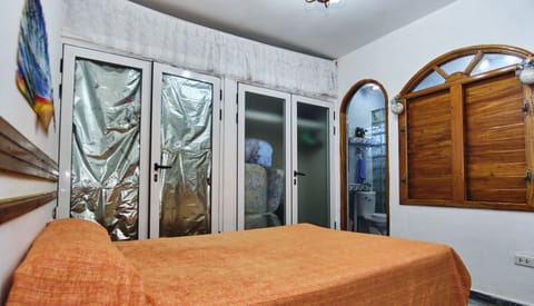 Comfort Apartment, 2 Bedrooms | Minibar, individually decorated, individually furnished