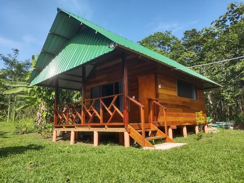 Family Cabin, Multiple Beds, Ensuite, Garden View | Free WiFi, bed sheets