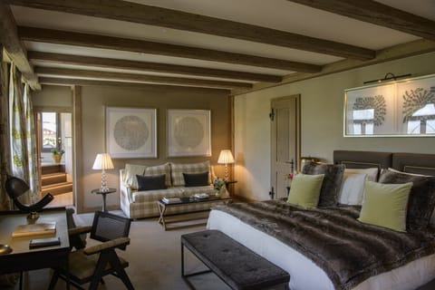 Tower Junior Suite Mountain View | Premium bedding, down comforters, pillowtop beds, minibar