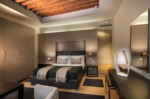 Double Room (Charming) | Premium bedding, minibar, in-room safe, desk