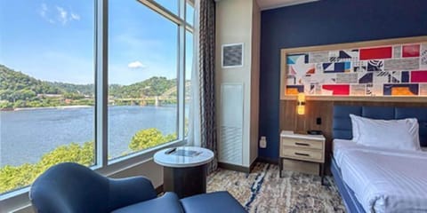 Executive Studio Suite | Water view