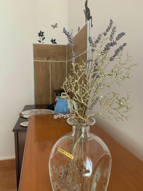 Panoramic Condo, 1 Double Bed with Sofa bed, Kitchenette, Mountain View | Living area | 32-inch Smart TV with digital channels