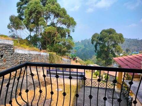 Honeymoon Suite | Balcony view